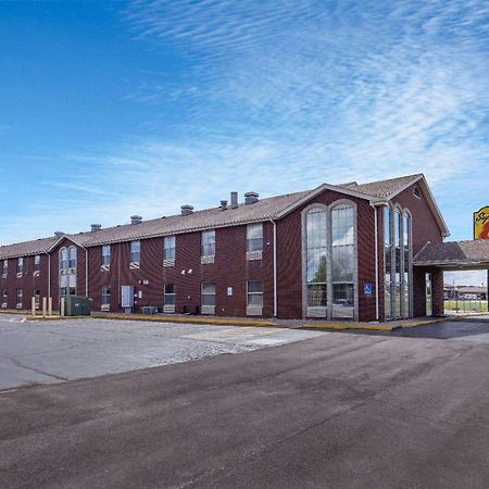 Super 8 By Wyndham Nixa/Springfield Area Hotel Bagian luar foto