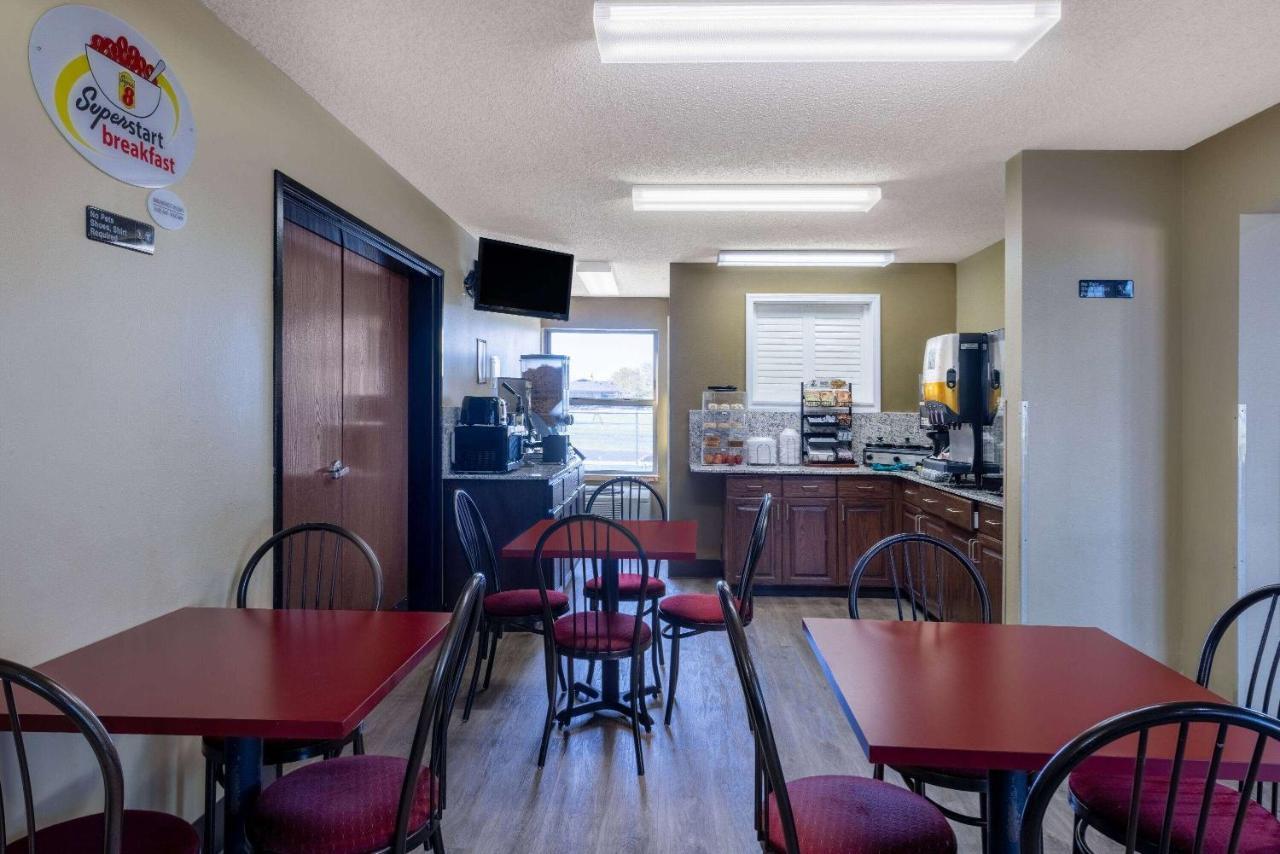 Super 8 By Wyndham Nixa/Springfield Area Hotel Bagian luar foto