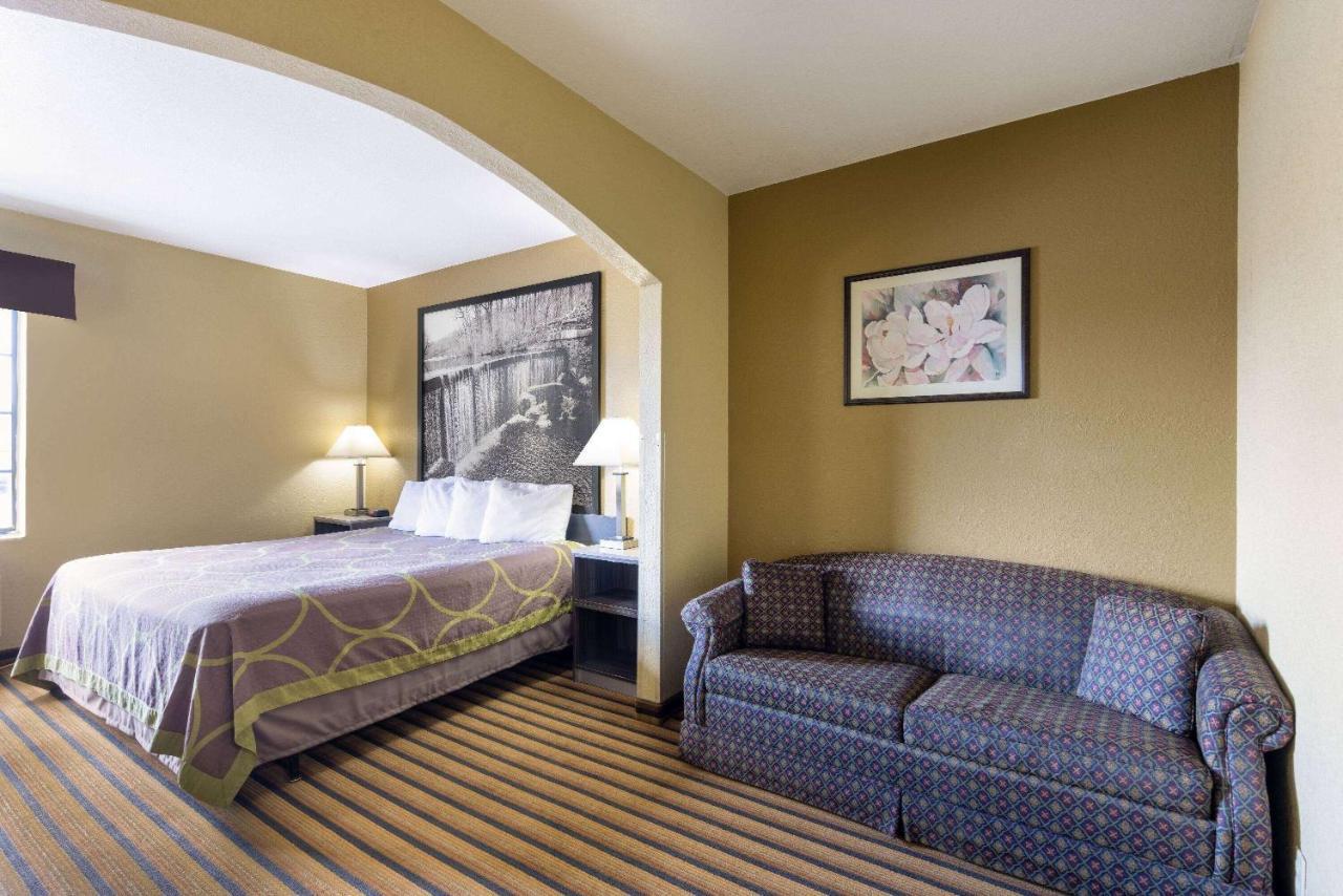 Super 8 By Wyndham Nixa/Springfield Area Hotel Bagian luar foto