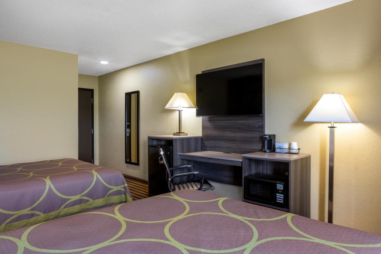 Super 8 By Wyndham Nixa/Springfield Area Hotel Bagian luar foto