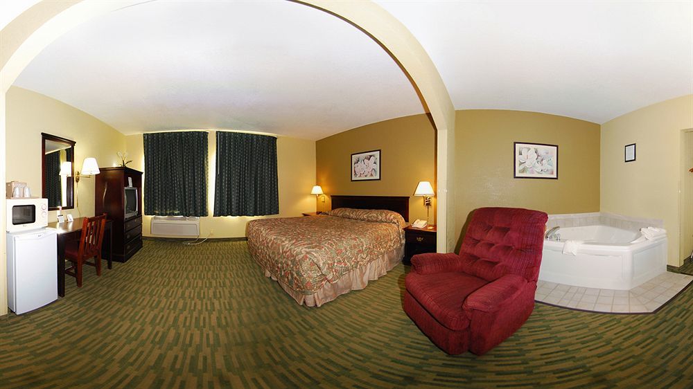 Super 8 By Wyndham Nixa/Springfield Area Hotel Bagian luar foto
